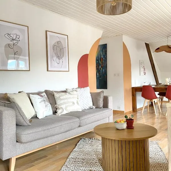 Appartement thématique Art Moderne, ξενοδοχείο σε Travers