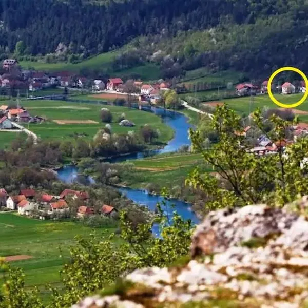 Holiday house Green Oasis, hotel in Otočac