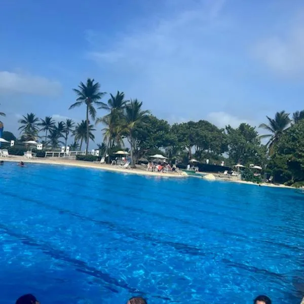 Apartamento Familiar con Piscina y Vista al Lago Wifi de Alta Velocidad Caribbean Suites, hotel u gradu 'Tucacas'