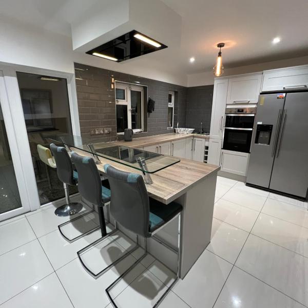 Lovely Dublin Home - Just 15 Mins to City Centre, Dublin
