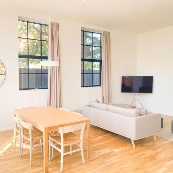 Cozy and Bright Apartments with Private Car Park, hotel a Copenaghen