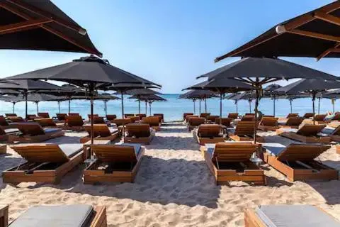 RoofTop Sea View Cabin, hotel v destinaci Vári