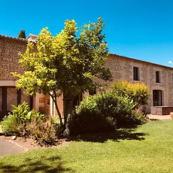 Gîte Au Boom Coeur - petit déjeuner inclus - SPA en option, hotel v destinaci Tourtenay