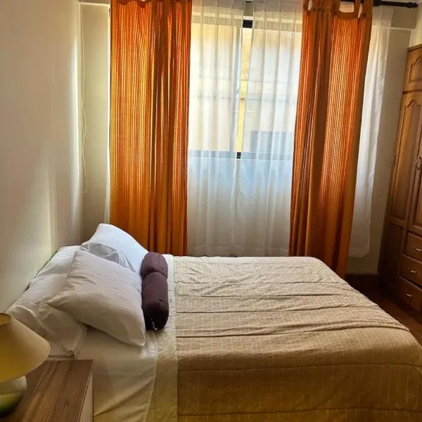 Amplio y cómodo departamento, hôtel à Cochabamba