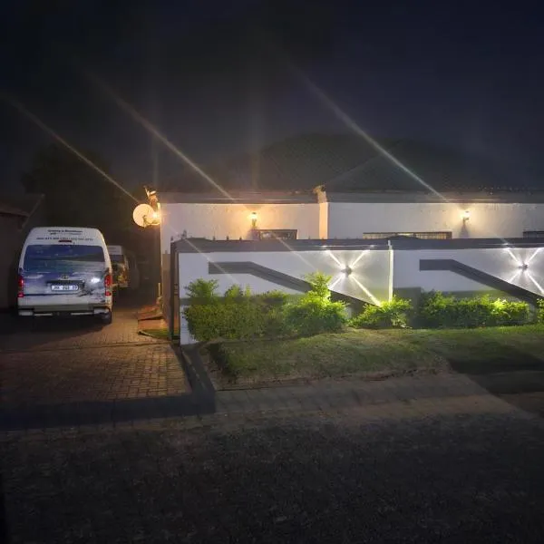 Buffalo guest lodge โรงแรมในBosbokrand