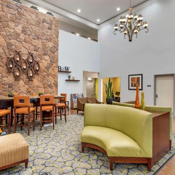 Best Western PLUS Hobby Airport Inn and Suites, hôtel à Houston