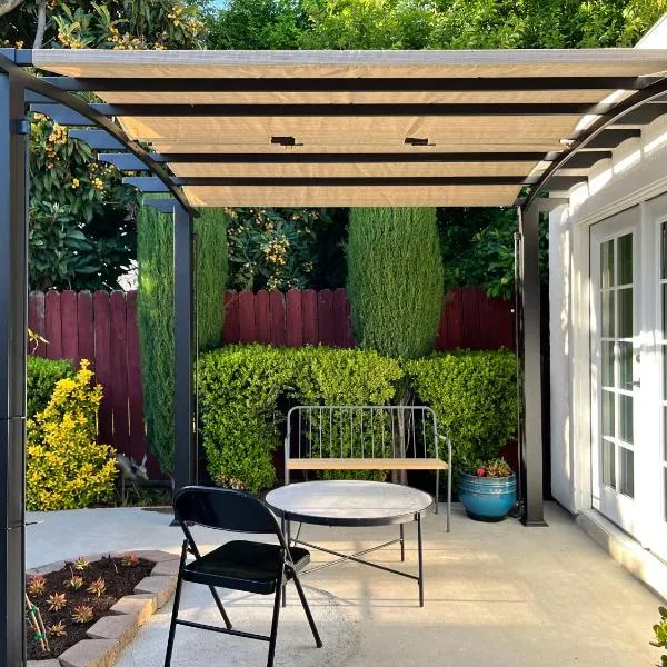 Cozy Suite with Private Patio Close to Downtown and UC Davis Medical Center, hôtel à Sacramento