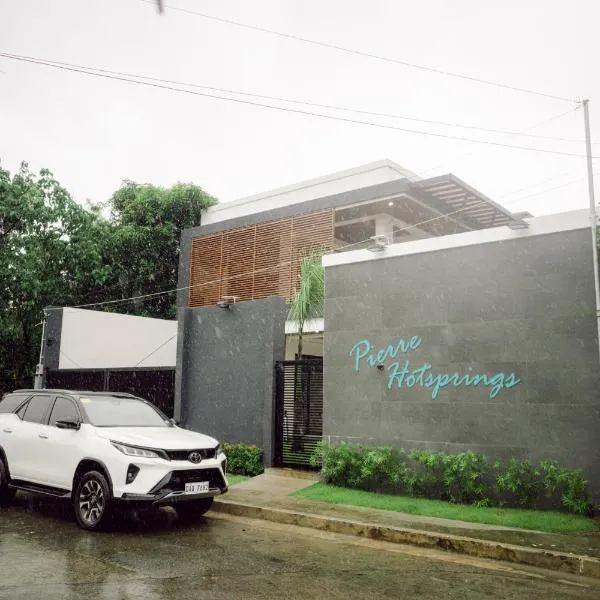Pierre Hotsprings，洛斯班紐斯的飯店