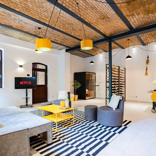 Design Loft - SAUNA - ZENTRAL - PARKPLATZ - WIFI - KAFFEE - NETFLIX, hotel v destinaci Wiesbaden