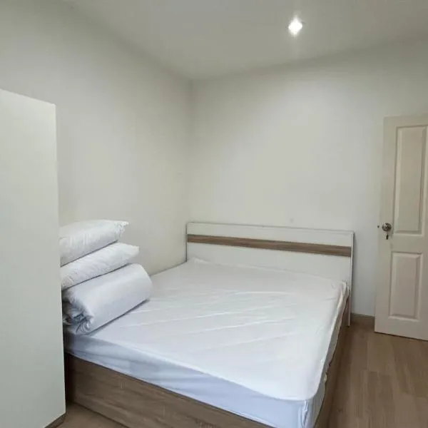 ไนซ์สเตย์ เฮาส์ แอทคลองสาม รังสิต คลองหลวง ปทุมธานี Nice Stay House at Khlong Sam - Rangsit - Khlong Luang - Phathumthani Self Check-in เช็คอินด้วยตนเอง, hotell sihtkohas Ban Talat Rangsit