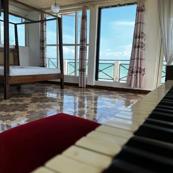 Oceanfront Escape in Zanzibar, Bungi