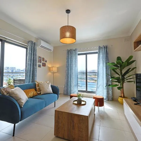 Seafront beautiful 3 bedroom with balcony KDOU1-1, hotel in Il-Gżira