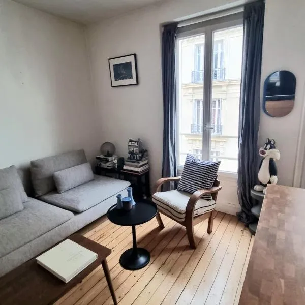 Appartement de charme dans les Batignolles, hotel in Paris
