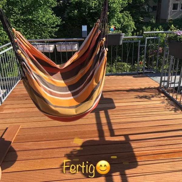 MESSE, Uniklinikum, Grugapark - Charmante Wohnung mit Dachterrasse in guter Lage, hotel in Essen