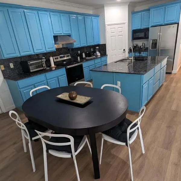 Rent W Palm Beach, hotel in West Palm Beach