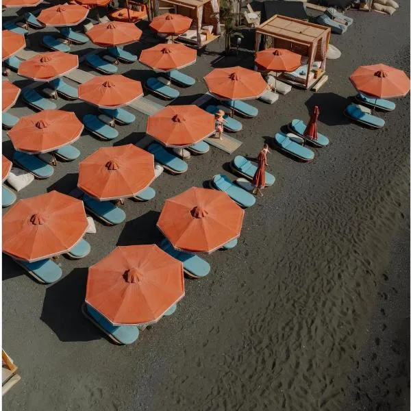 Casa Frati Suites & Villas, hotel u gradu 'Perivolos'