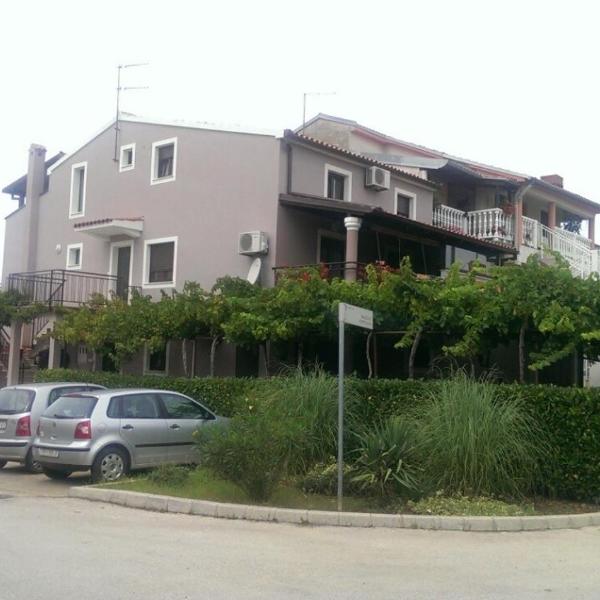 Apartments with a parking space Fazana - 7261