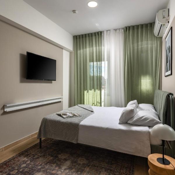Agostini - Contactless Smart Studios - PAID GATED PRIVATE PARKING