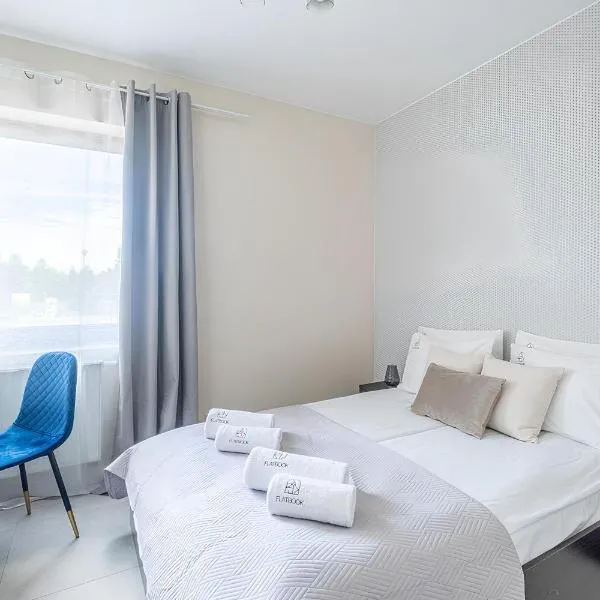 Sztutowo Lazurowy Dwór - Apartamenty oraz Pokoje z Parkingiem, khách sạn ở Sztutowo