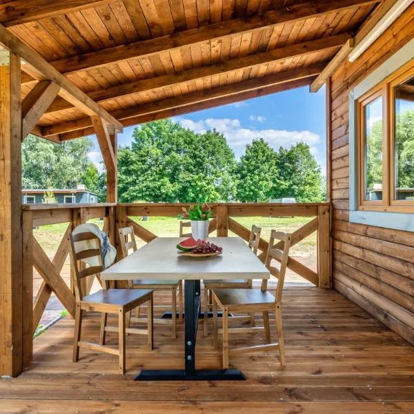 Domki Bryza Kępy, hotell sihtkohas Wydmina