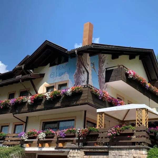 Hotel El Laresh, hotel v Moeně