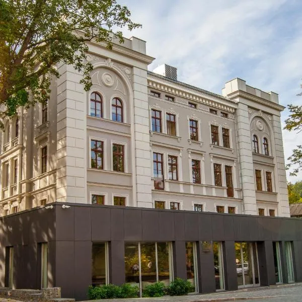 Hotel Alhambra, hotel in Lądek-Zdrój