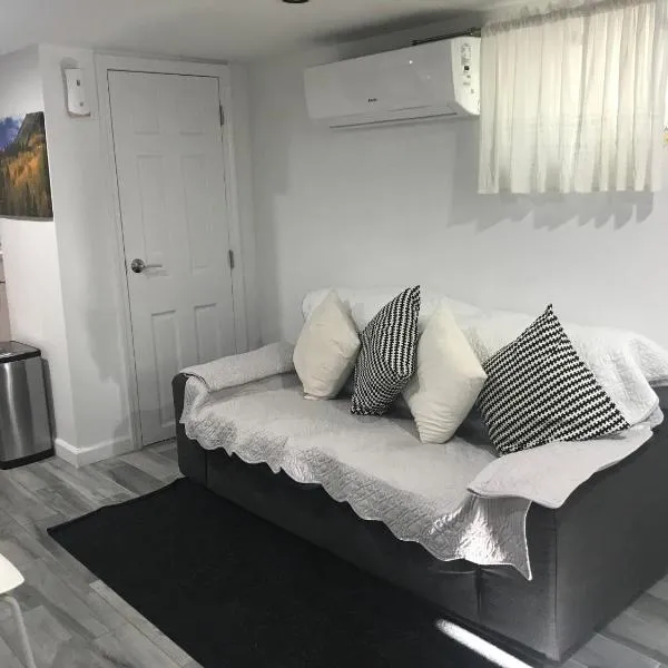 25-30 mins to Times Sq!, khách sạn ở Corona