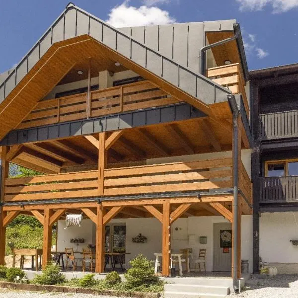 潘思鸥慕容酒店,位于特尔乔夫的酒店