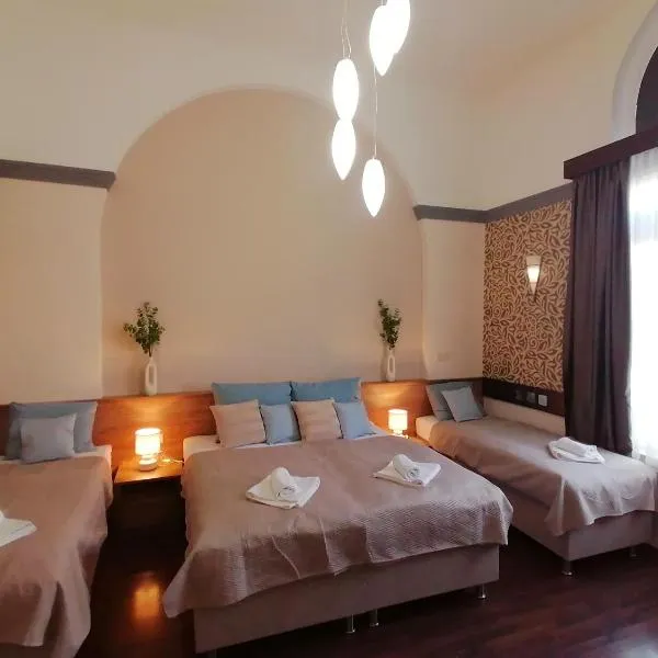 Mohács Korona Apartman, hotel in Mohács