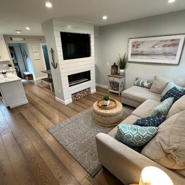 Beautifully Renovated 2 Bed 2 Bath Private Home, ξενοδοχείο στο Νιούπορτ