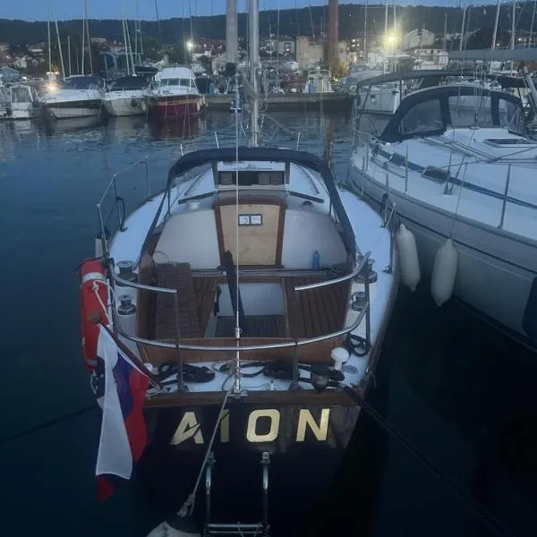 Star Guide AION, hótel í Izola