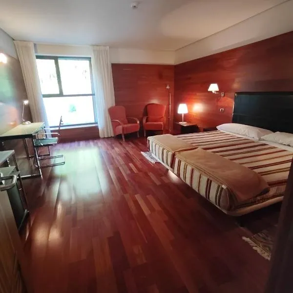 KYOMU Resort, hotel din Velilla del Río Carrión