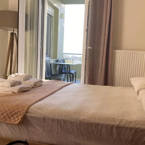 Άνετο Πολυτελές Διαμέρισμα, hotel em Chania Town