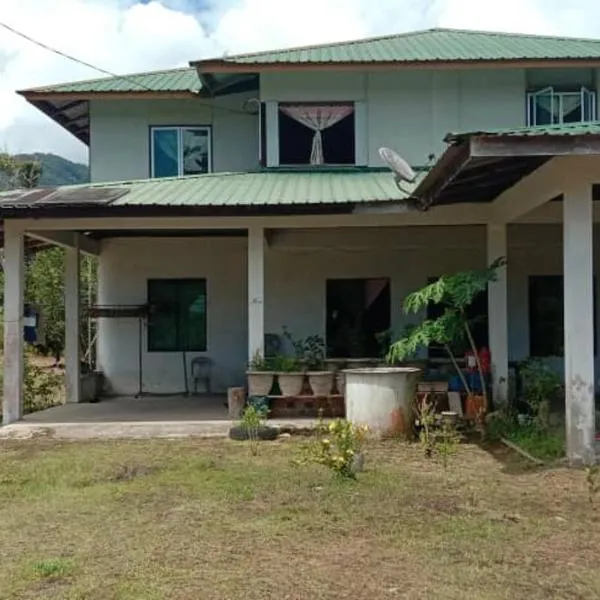 Helena Homestay, hotel in Mulu