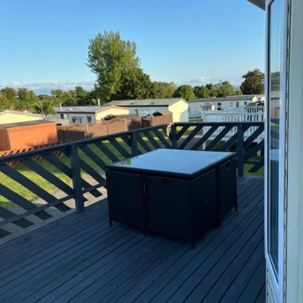 ty newydd leisure park, hotel in Brynteg