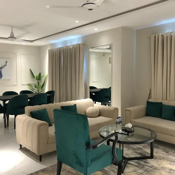 BNR - The Opus Residences 3-Bed Luxury Apartment Gulberg, hotel en Lahore