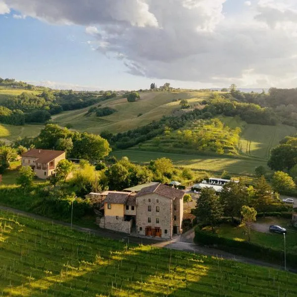 Casale Serena 1912, хотел в Фабро