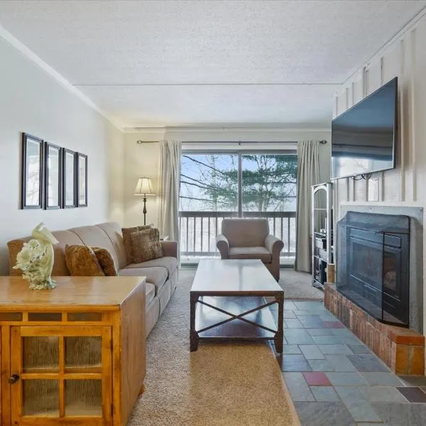3-Bedroom Condo Ski-In, Shuttle, and Cozy Fireplace Whiffletree I3, hotel in Killington