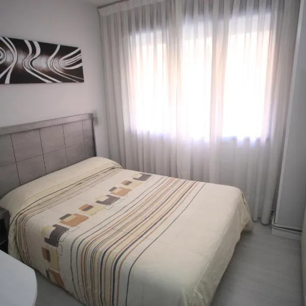 Hostal Santa Barbara, hotel in Soria