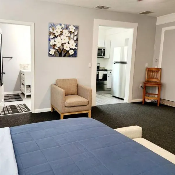 blue door house grand studio, hotel in Lakeland