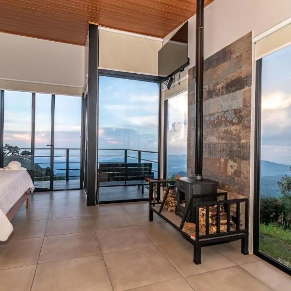 Villas Páramo Cloud Forest Hotel, hotel in División