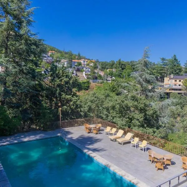 Natura Coliving Miraflores, hotell sihtkohas Miraflores de la Sierra