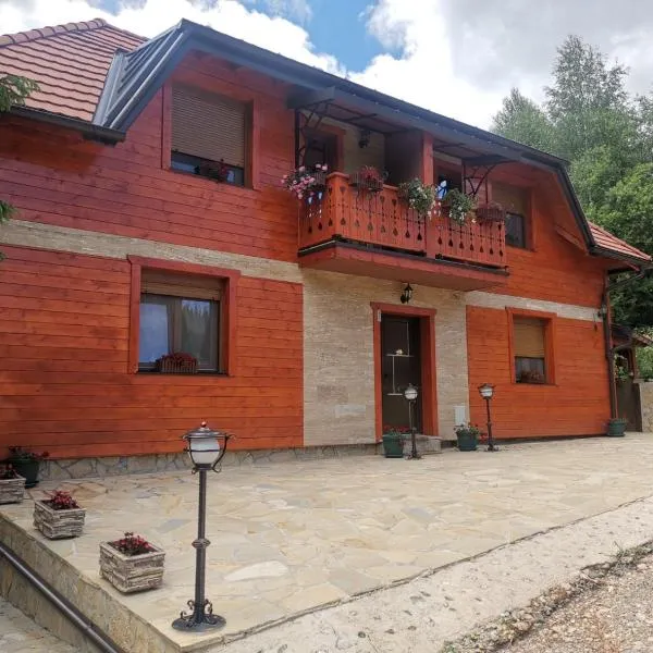 Tarska Svitanja, hotell sihtkohas Mitrovac