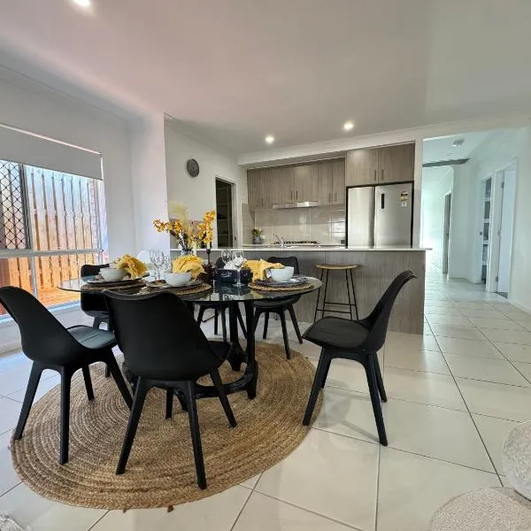 Absolute Familial Paradise- Greenbank, hotel em Greenbank