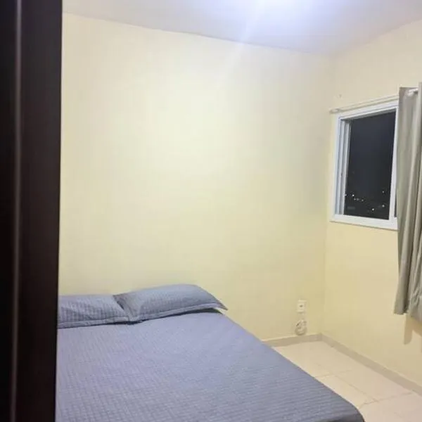 Quarto de Casal Bem Localizado Em apto Compartilhado AP 204，位于乌贝拉巴的酒店