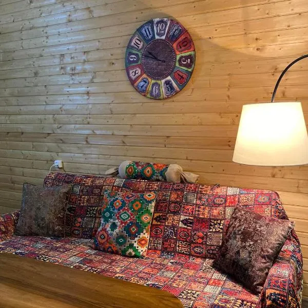 Racha Rooms, hotell sihtkohas Ambrolauri