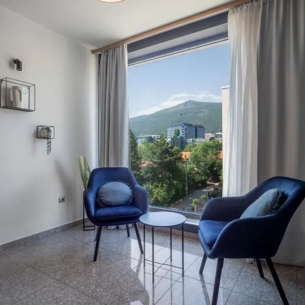 Vertigo 2 Modern 2-Bedroom Apartment with Parking & Vitosha View, hotel en Sofía