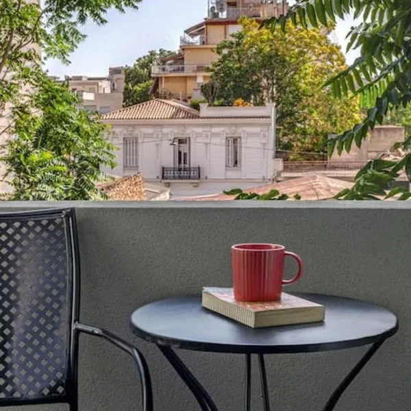 The Meta Stay-Rooftop Access Sunny Suite, hotel in Athens