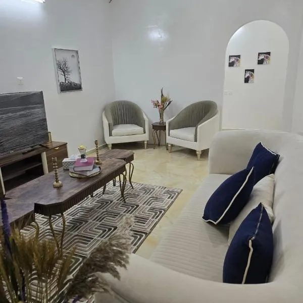 شقة مميزة غرفتين وصالة جيزان - وصول ذاتي, hotel in Jazan