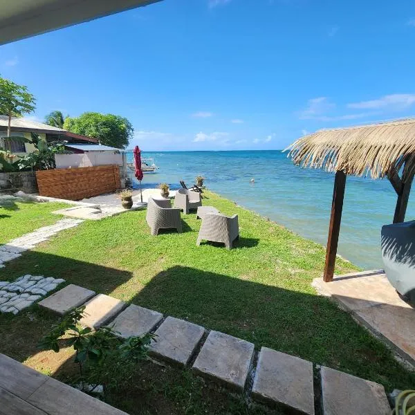 Studio bord de mer Fare Tahitea Pension, hotel em Taputapuapea